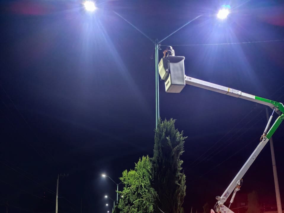 ➡️ GOBIERNO DE HUAMANTLA REPARA LUMINARIAS EN EL BULEVAR CUAMANCO