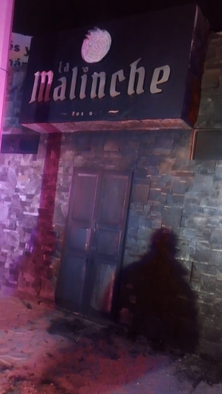 ATIENDE POLICÍA MUNICIPAL DE APIZACO INCENDIO EN BAR “LA MALINCHE”; LOCAL PRESENTABA INDICIOS DE UN POSIBLE ATAQUE ARMADO