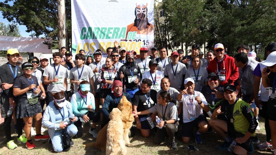 Huamantla vive la emoción de la tradicional Carrera de los Barrios 2025