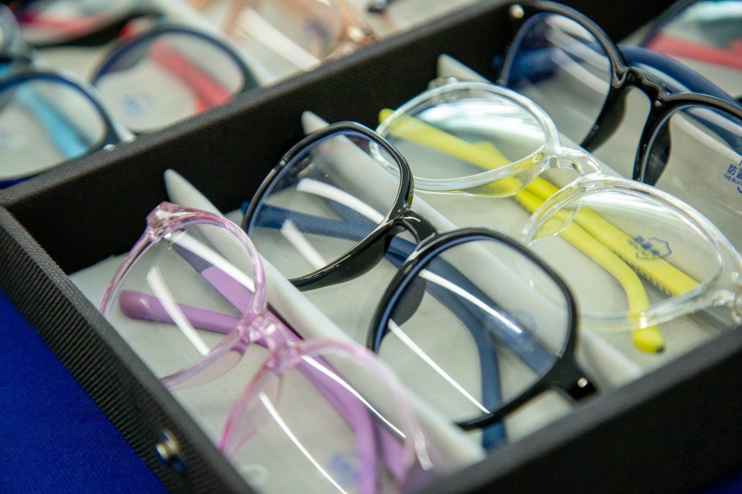 APIZACO LANZA EL PROGRAMA “VER MEJOR PARA APRENDER MEJOR” PARA ESTUDIANTES Y PROFESORES