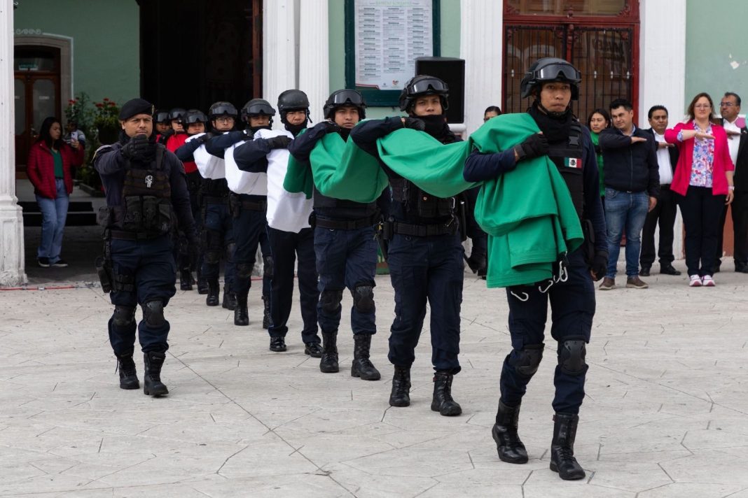 SECUNDARIA TÉCNICA NO. 26 Y EL PUEBLO IGNACIO ZARAGOZA ENCABEZAN CEREMONIA DE HONORES A LOS SÍMBOLOS PATRIOS EN HUAMANTLA