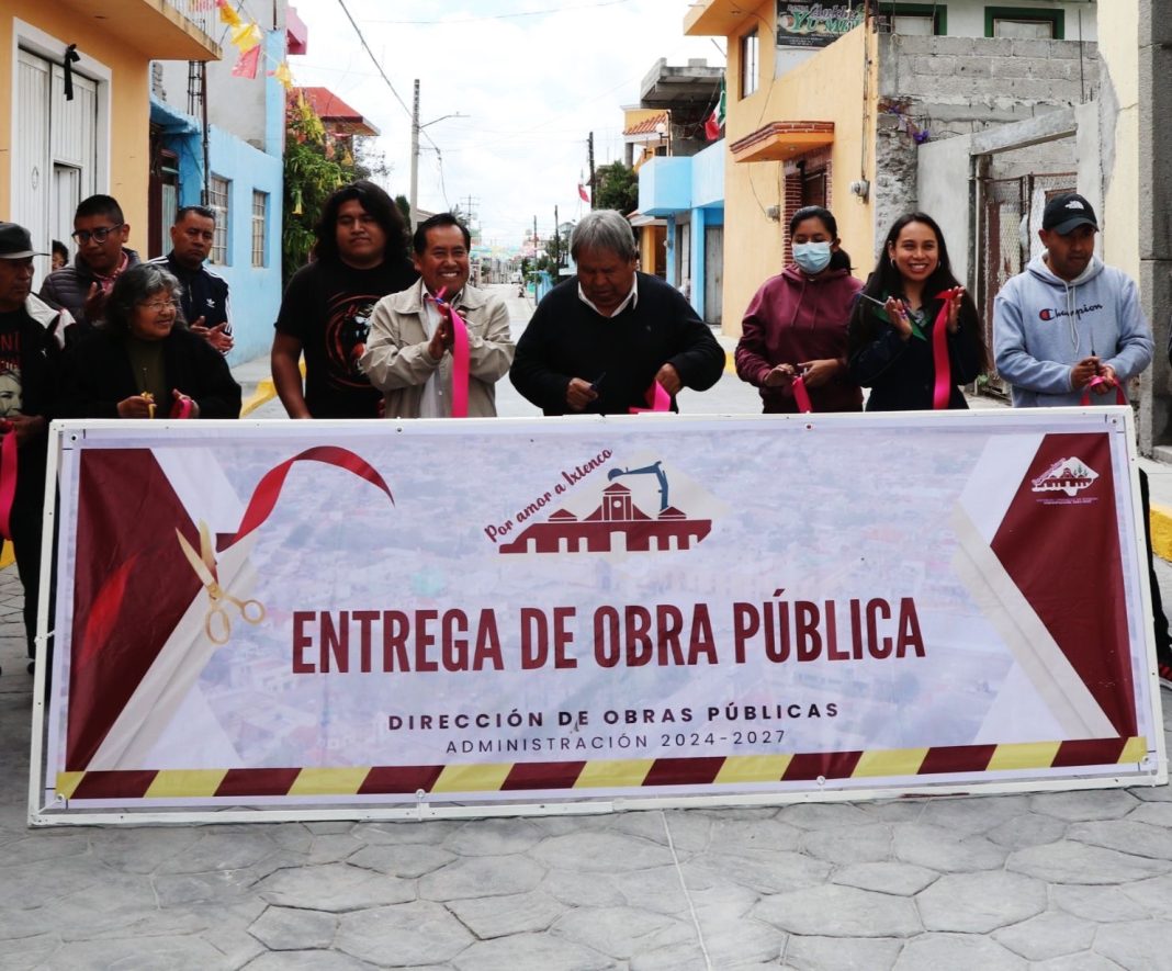 Vecinos de Ixtenco reciben con gratitud la entrega de obra en calle 6 Sur