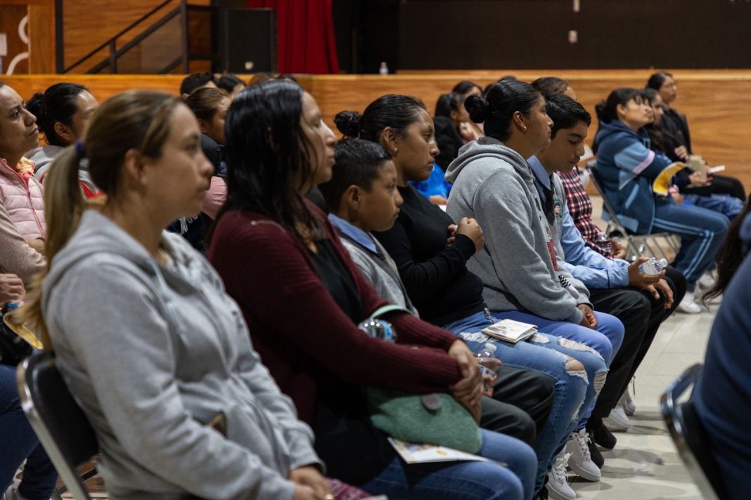 HUAMANTLA CONMEMORA EL MES AMARILLO CON LA CONFERENCIA “MÁS ALLÁ DE LA PREVENCIÓN, CONSTRUIR VIDA, ESPERANZA Y SENTIDO EN TIEMPOS DE VULNERABILIDAD”