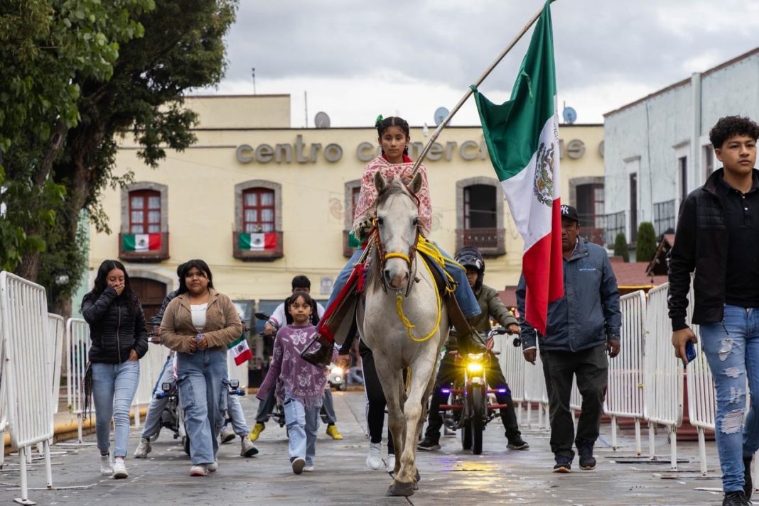 LAS 39 COMUNIDADES DE HUAMANTLA RECIBEN EL FUEGO PATRIO PARA COMPARTIRLO CON SU GENTE Y VIVIR LAS FIESTAS NACIONALES