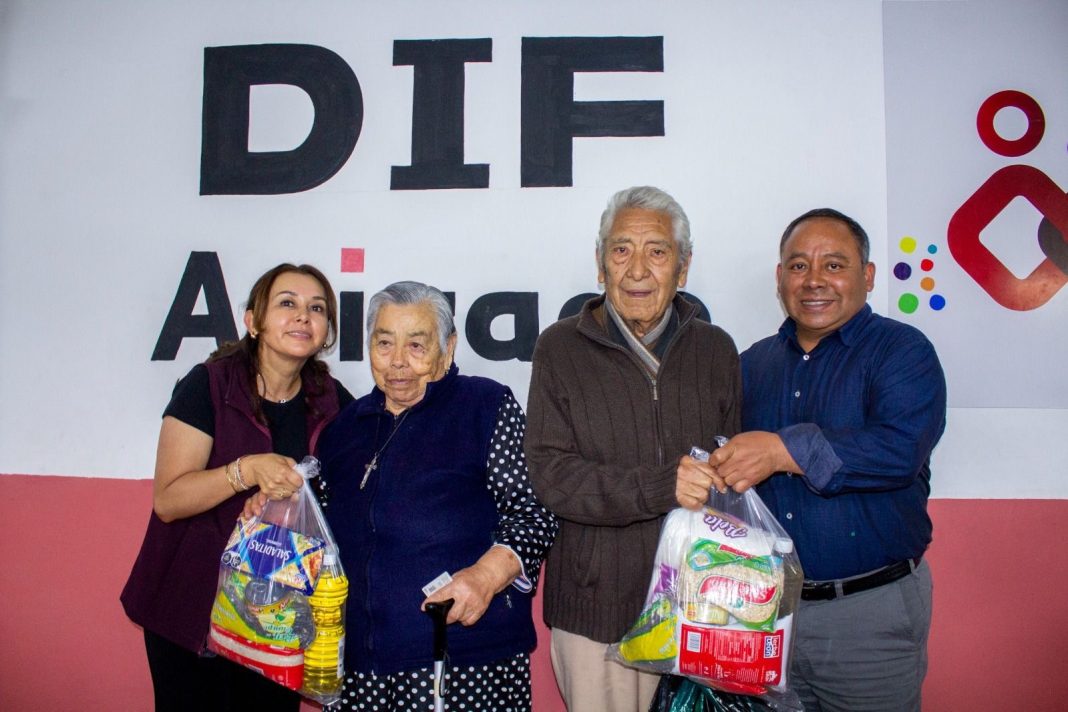 JAVIER RIVERA ENCABEZA ENTREGA MENSUAL DE DESPENSAS Y APOYOS A LAS FAMILIAS DE APIZACO