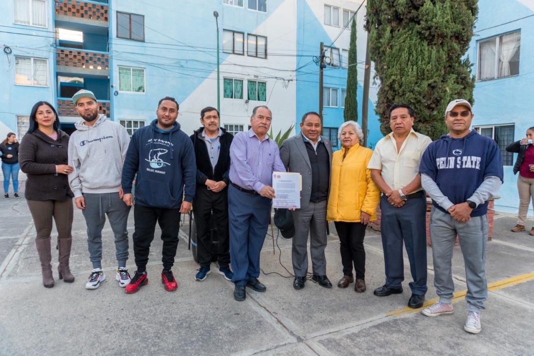 Presidente de Apizaco toma protesta al nuevo Comité Vecinal de la Unidad Habitacional Loma Verde Petroquímica