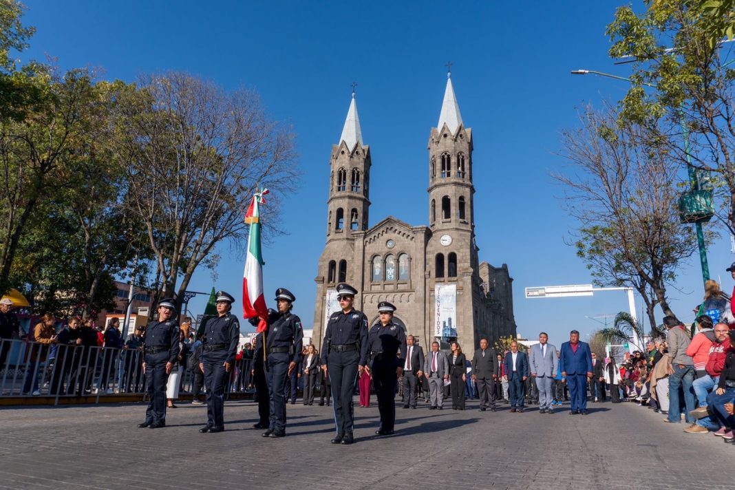 ENCABEZA JAVIER RIVERA CEREMONIA POR EL ANIVERSARIO DE LA REVOLUCIÓN MEXICANA Y EL TRADICIONAL DESFILE EN APIZACO
