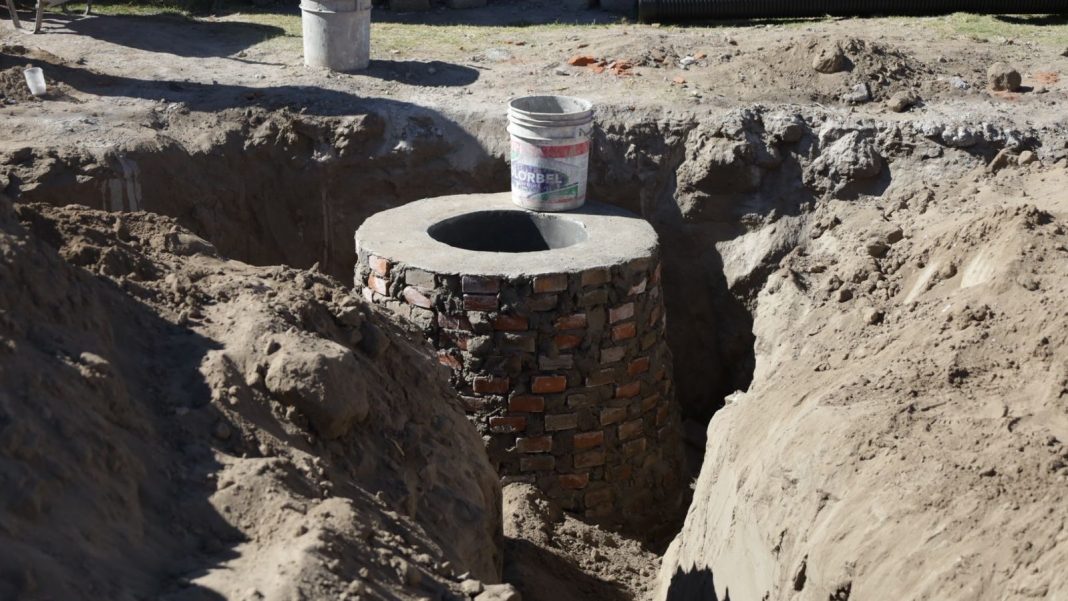 AVANZA LA CONSTRUCCIÓN DE LA RED DE ALCANTARILLADO EN SAN JOSÉ XICOHTÉNCATL, MEJORANDO LAS CONDICIONES DE VIDA DE SUS HABITANTES