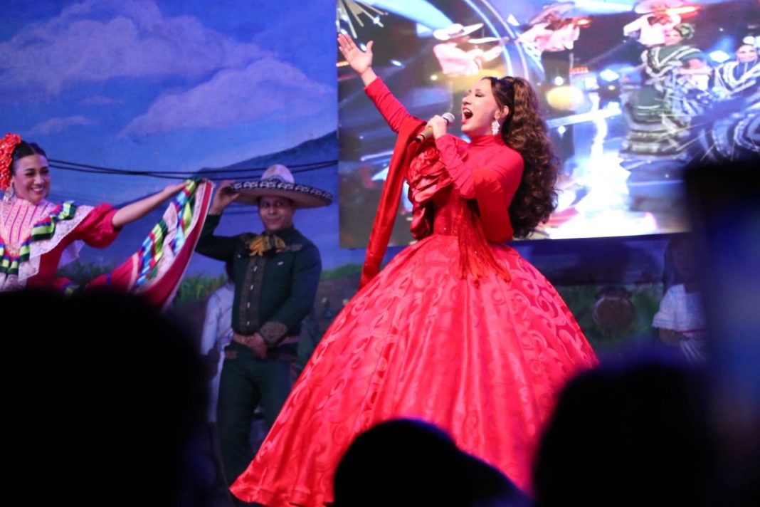 CELEBRACIÓN DE FUNDACIÓN A LO GRANDE: NADIA CONQUISTA IXTENCO Y LAS LUCHAS REGISTRAN LLENO TOTAL