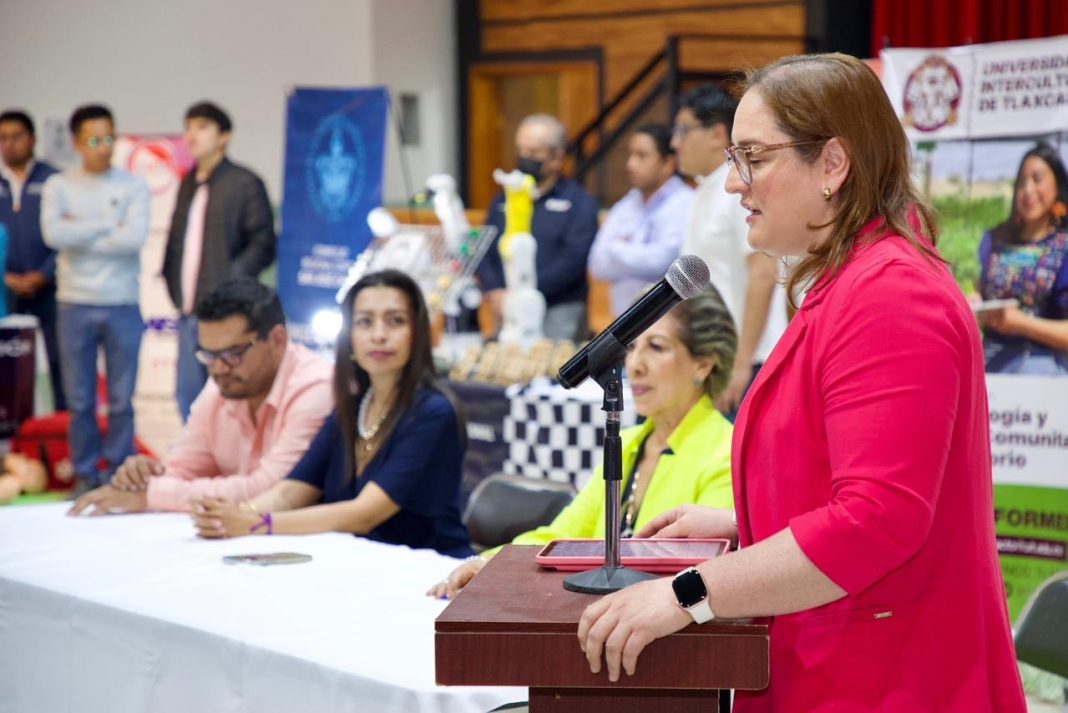 MÁS DE 300 ESTUDIANTES PARTICIPARON EN LA FERIA EDUCATIVA HUAMANTLA 2026