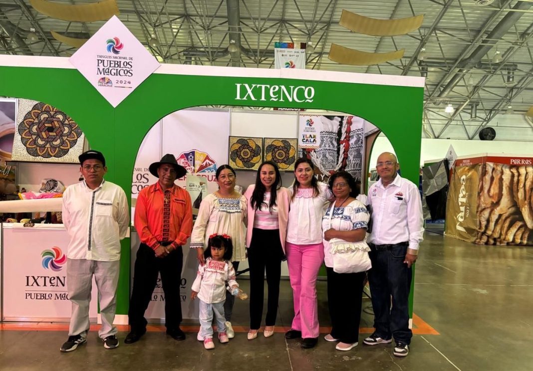 Reconoce Aline Lazo Caballero a artesanas y artesanos de Ixtenco en su día