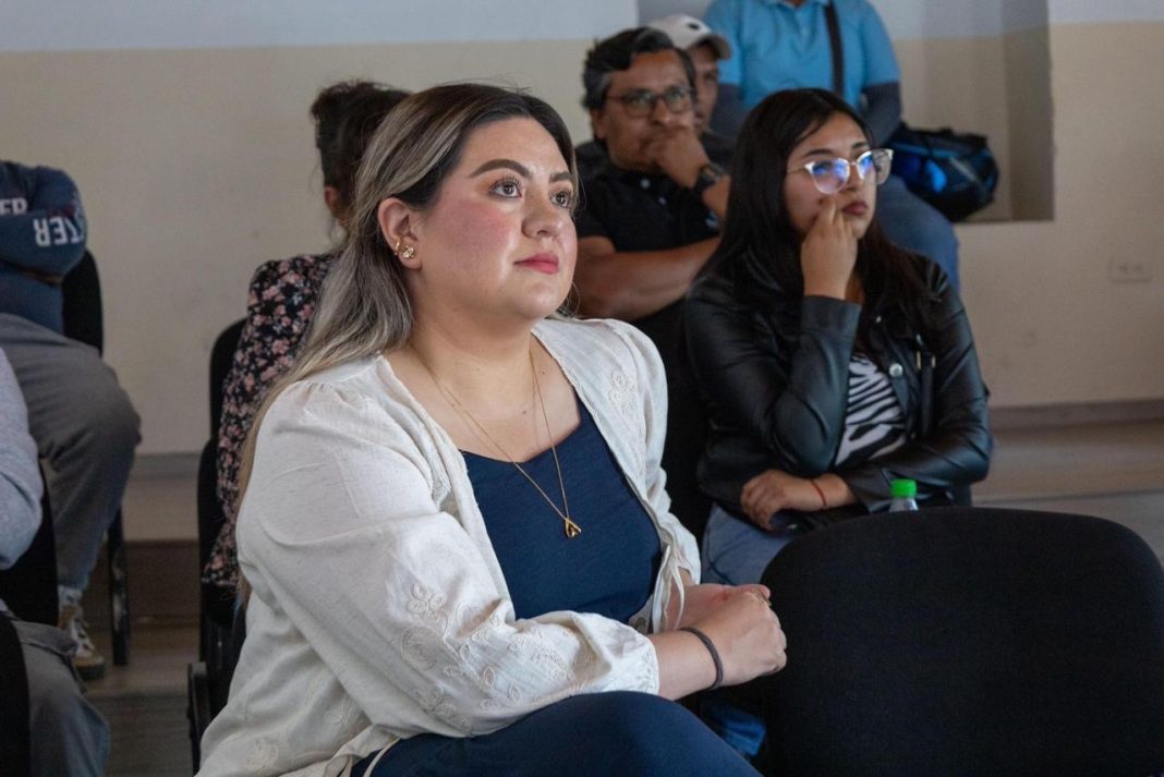 CAPACITAN EN HUAMANTLA SOBRE LEVANTAMIENTO DE REDES DE AGUA POTABLE Y ALCANTARILLADO
