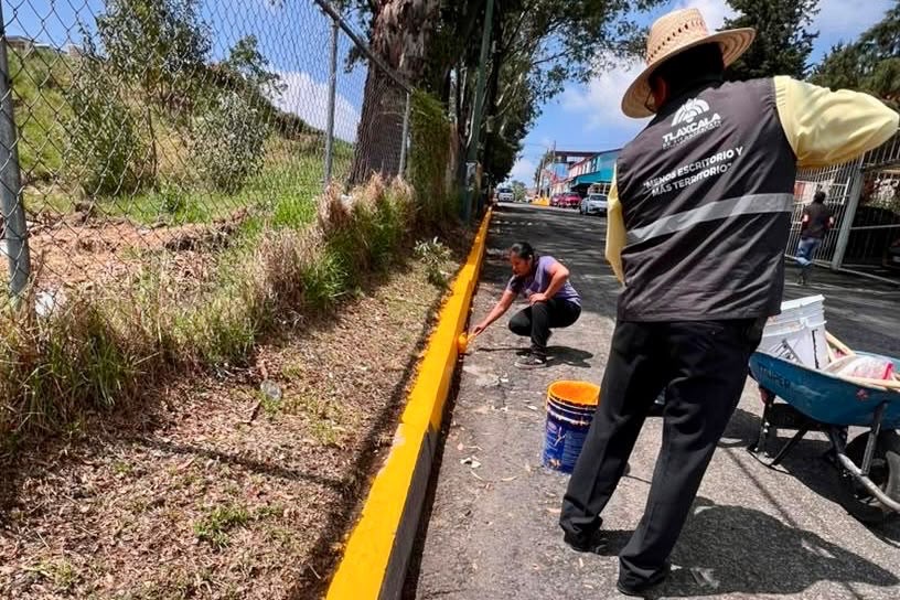 Seguimos mejorando la imagen y seguridad de nuestras vialidades. Con acciones de balizado en El Sabinal, las brigadas de #MásTerritorio continúan trabajando para brindar calles más ordenadas y seguras para todas y todos.