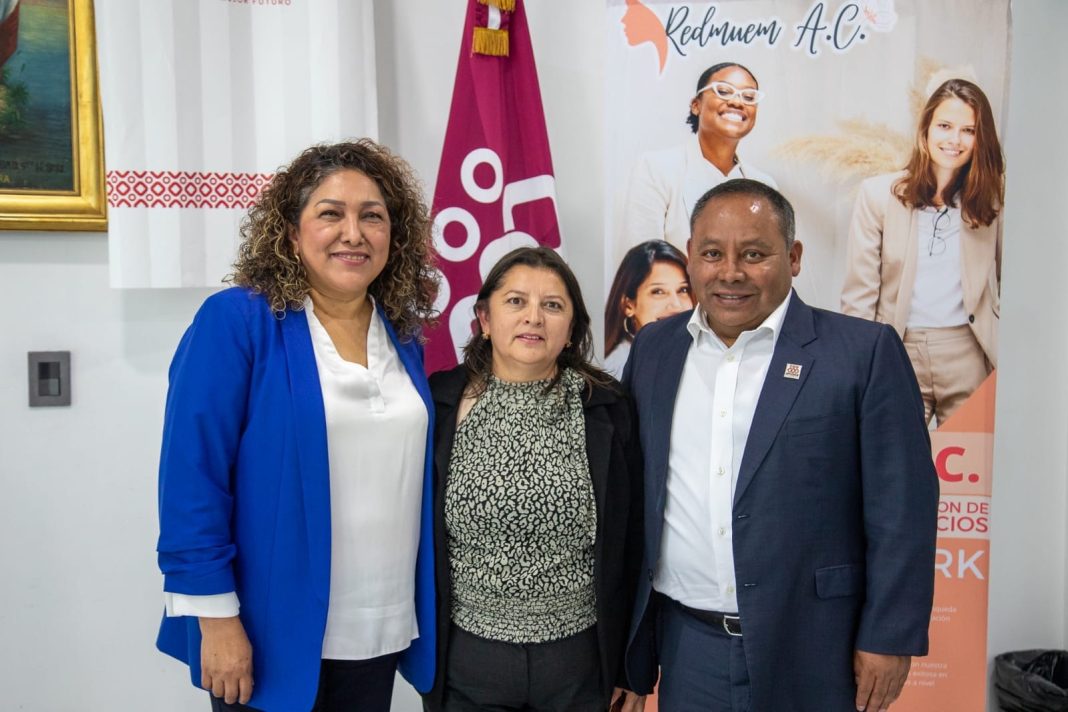 FIRMA AYUNTAMIENTO DE #APIZACO CONVENIO CON REDMUEM PARA IMPULSAR EL DESARROLLO ECONÓMICO DE LAS MUJERES