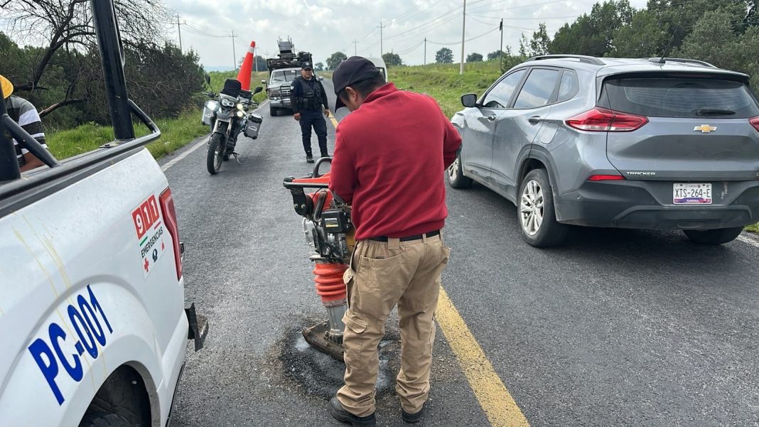 INTENSIFICA GOBIERNO DE IXTENCO LABORES DE BACHEO PARA PREVENIR ACCIDENTES