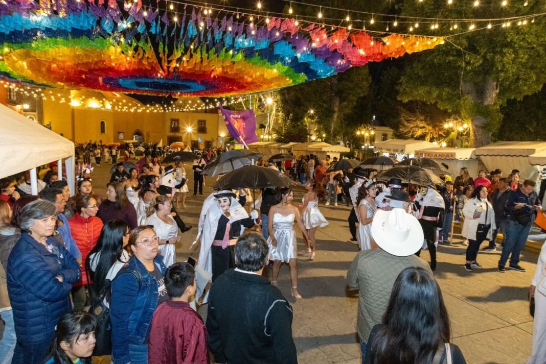 CALLEJONEADA DEL HERMANAMIENTO UNE TRADICIONES Y CULTURA DE HUAMANTLA, PAPALOTLA Y AMAXAC