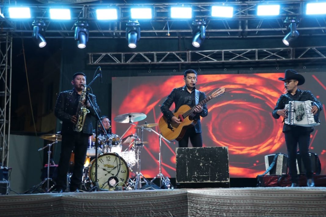 IXTENCO VIVE UNA NOCHE DE MÚSICA Y TRADICIÓN MEXICANA CON EL DOS DE ORO Y LETY GARCILAZO