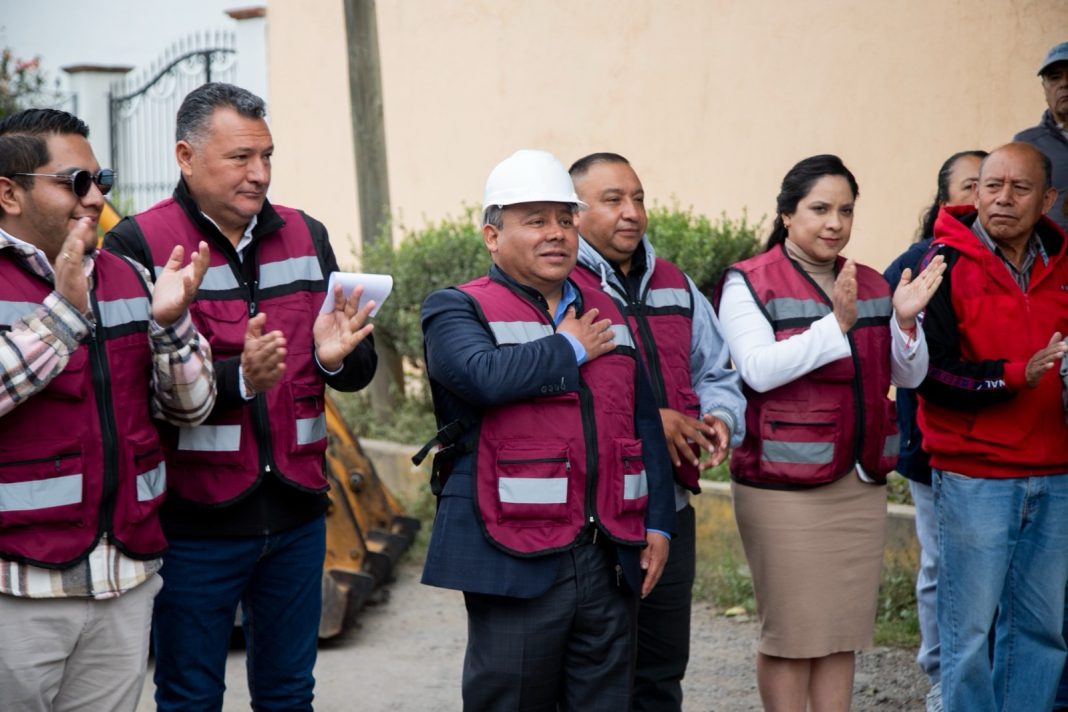 CON MÁS DE 984 M² DE ADOQUINAMIENTO, GOBIERNO DE APIZACO INICIA OBRA EN CALLE JORGE EL RANCHERO AGUILAR